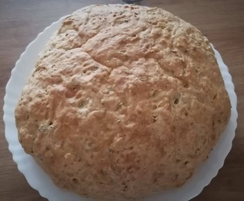 Egy egyszerű recept a házi kenyér elkészítéséhez