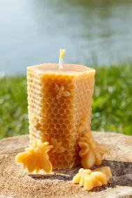Valódi méhviasz öntött gyertya méhekkel - magasság 8 cm - 115 g - Bee harmony