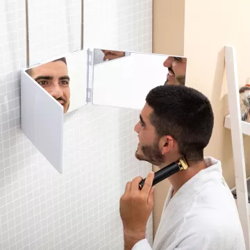 Fürdőszobai tükör LED fénnyel és 360º-os kilátással - SelfKut - InnovaGoods
